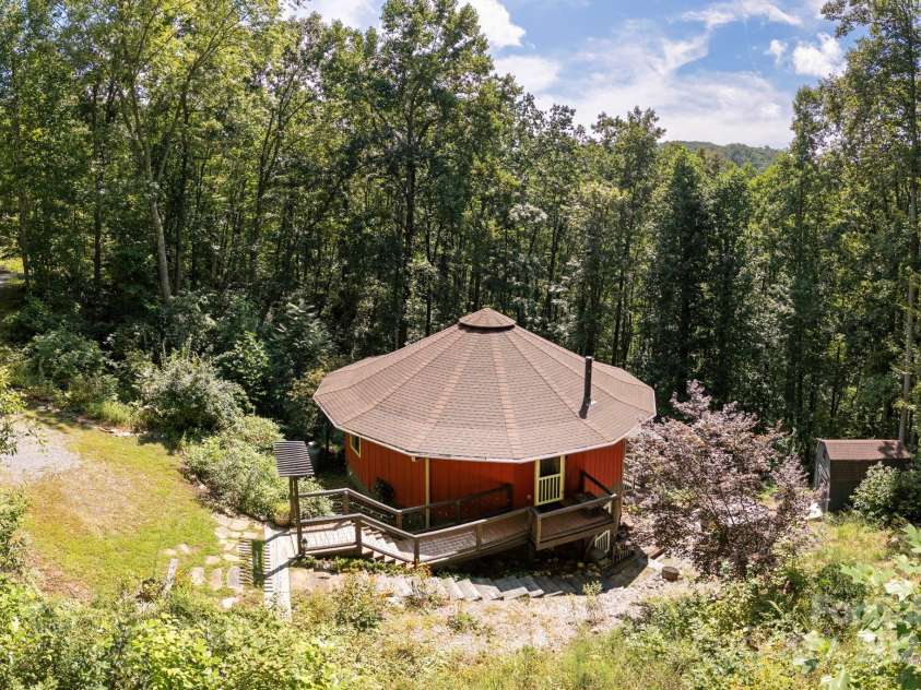 78 Bryant Road, Swannanoa, NC 28778.  MLS# CAR4281860, YatesRealty ID 3747. 