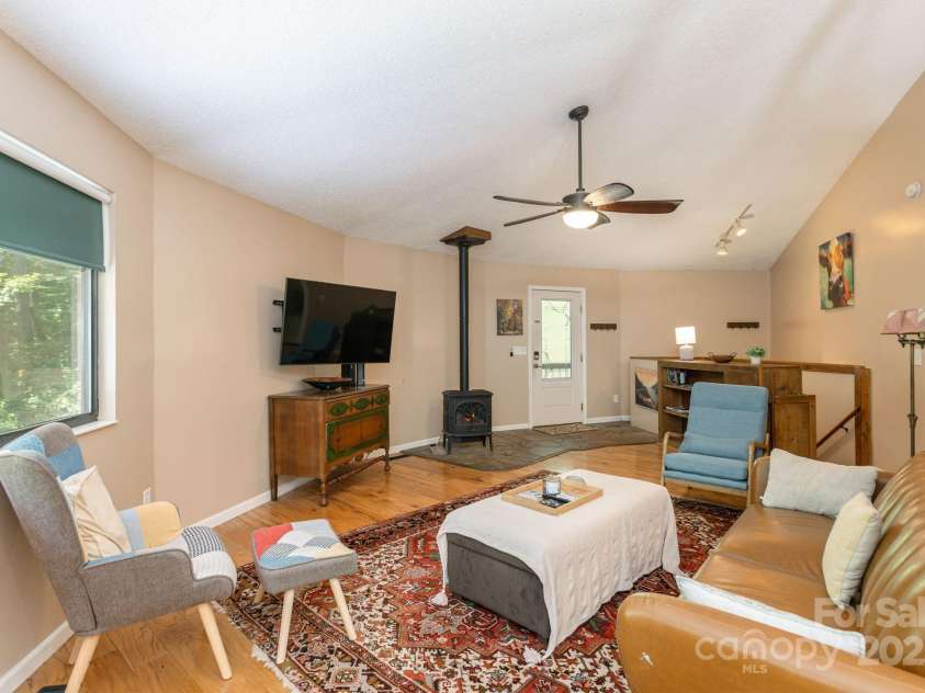78 Bryant Road, Swannanoa, NC 28778.  MLS# CAR4281860, YatesRealty ID 3747. 
