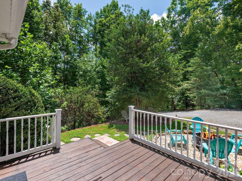 49 Indian Ridge Trail, Hendersonville, NC 28739.  MLS# CAR4401659, YatesRealty ID 37471. 