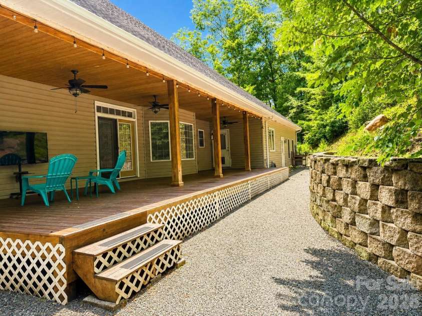 49 Indian Ridge Trail, Hendersonville, NC 28739.  MLS# CAR4401659, YatesRealty ID 37471. 