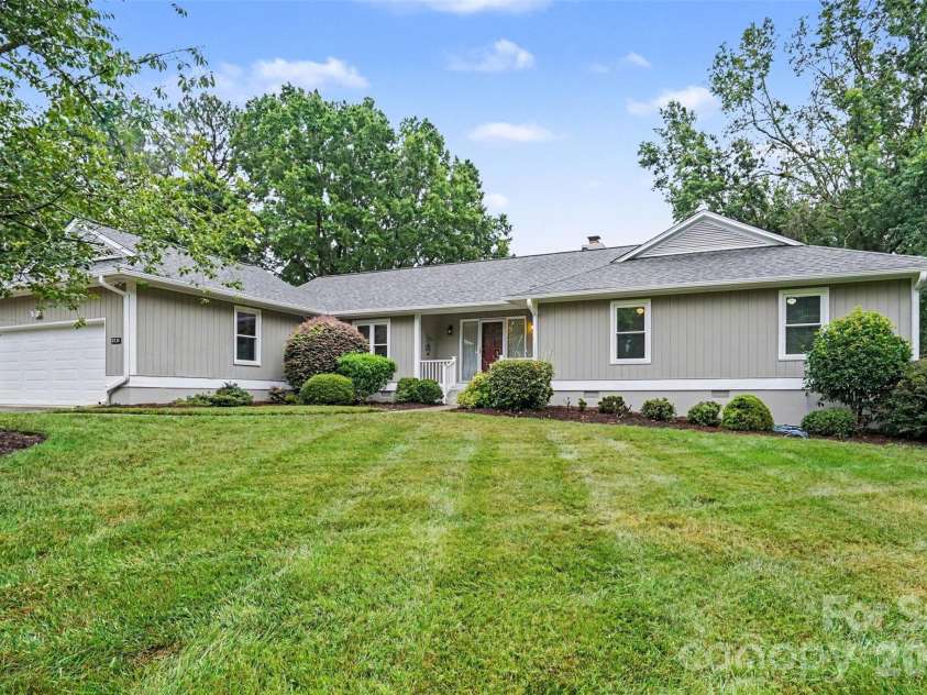 8225 Strawberry Lane, Charlotte, NC 28277.  MLS# CAR4400991, YatesRealty ID 37472. 