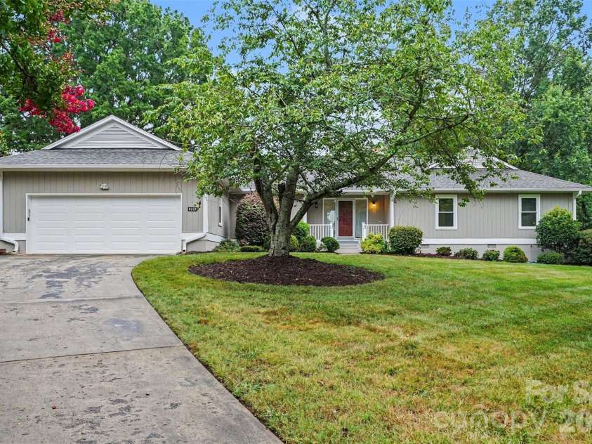 8225 Strawberry Lane, Charlotte, NC 28277.  MLS# CAR4400991, YatesRealty ID 37472. 