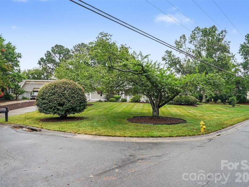 8225 Strawberry Lane, Charlotte, NC 28277.  MLS# CAR4400991, YatesRealty ID 37472. 
