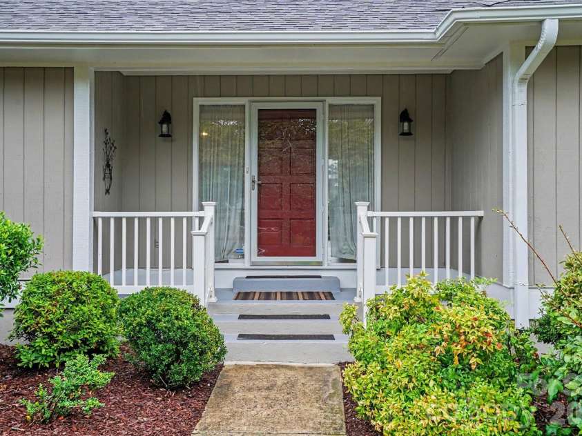 8225 Strawberry Lane, Charlotte, NC 28277.  MLS# CAR4400991, YatesRealty ID 37472. 