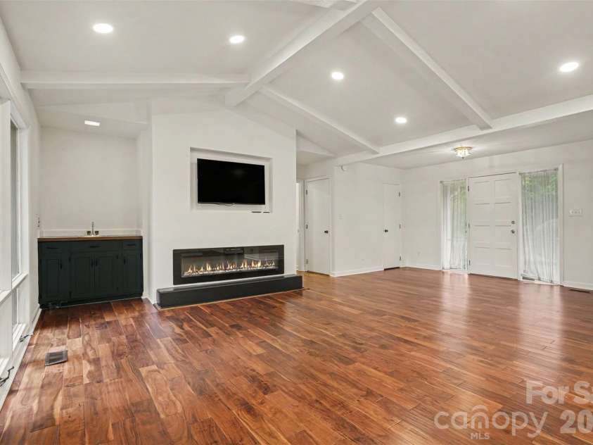 8225 Strawberry Lane, Charlotte, NC 28277.  MLS# CAR4400991, YatesRealty ID 37472. 
