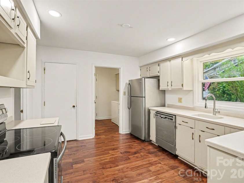 8225 Strawberry Lane, Charlotte, NC 28277.  MLS# CAR4400991, YatesRealty ID 37472. 