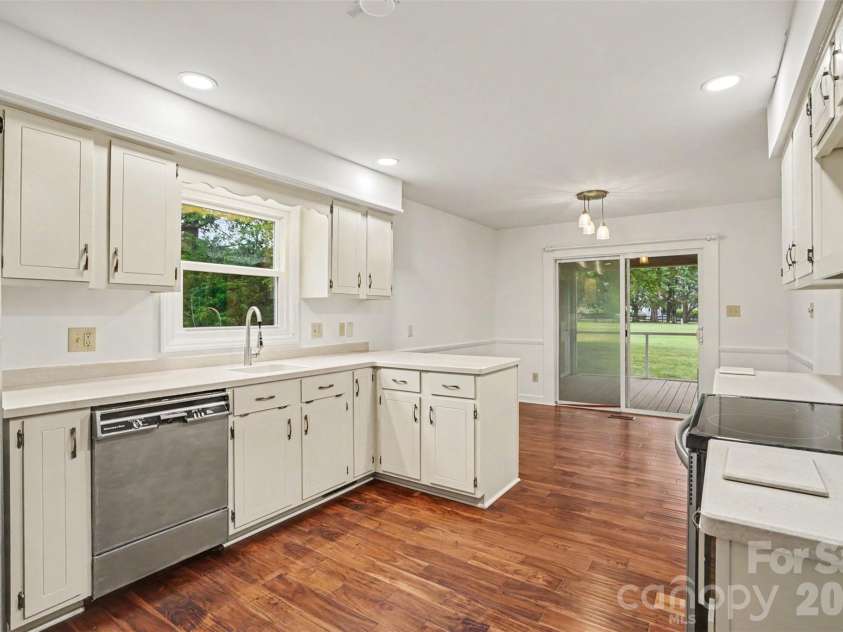 8225 Strawberry Lane, Charlotte, NC 28277.  MLS# CAR4400991, YatesRealty ID 37472. 