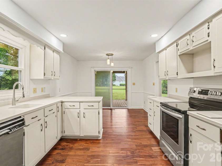 8225 Strawberry Lane, Charlotte, NC 28277.  MLS# CAR4400991, YatesRealty ID 37472. 