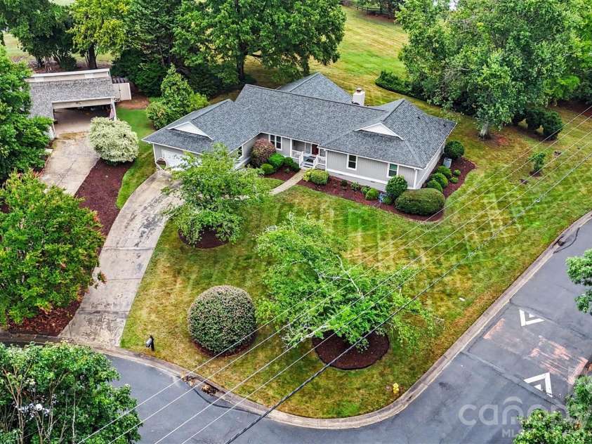 8225 Strawberry Lane, Charlotte, NC 28277.  MLS# CAR4400991, YatesRealty ID 37472. 