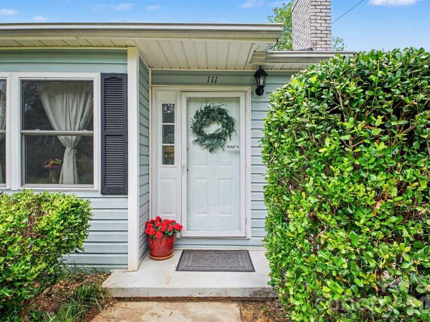 111 Cove Avenue, Mount Holly, NC 28120.  MLS# CAR4389583, YatesRealty ID 37473. 