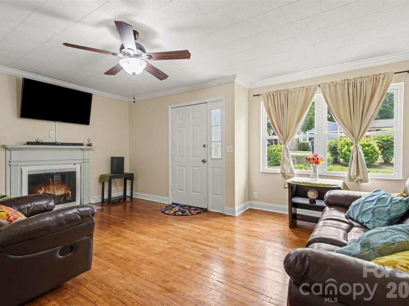 111 Cove Avenue, Mount Holly, NC 28120.  MLS# CAR4389583, YatesRealty ID 37473. 