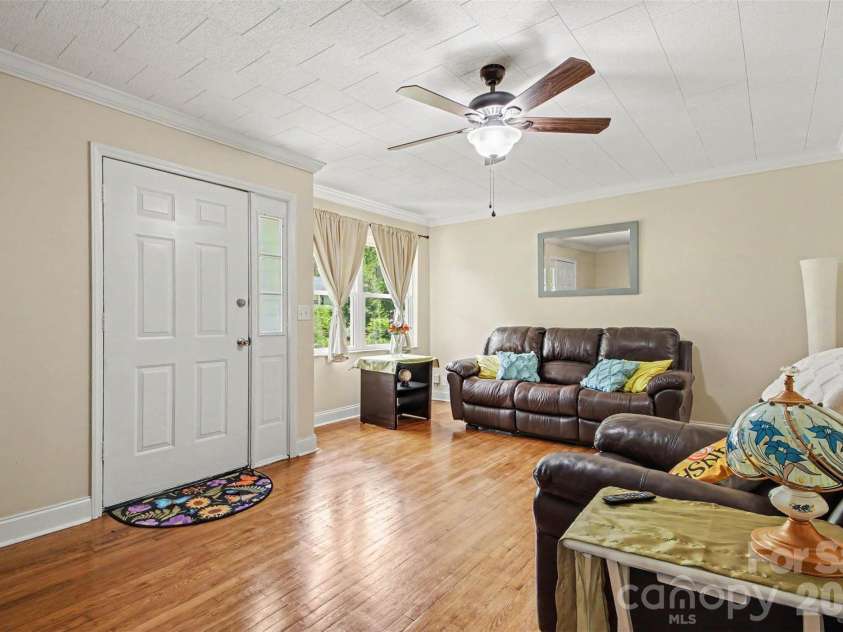 111 Cove Avenue, Mount Holly, NC 28120.  MLS# CAR4389583, YatesRealty ID 37473. 