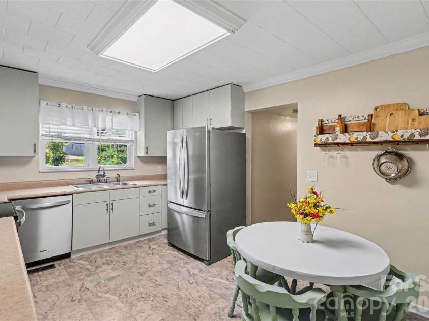 111 Cove Avenue, Mount Holly, NC 28120.  MLS# CAR4389583, YatesRealty ID 37473. 