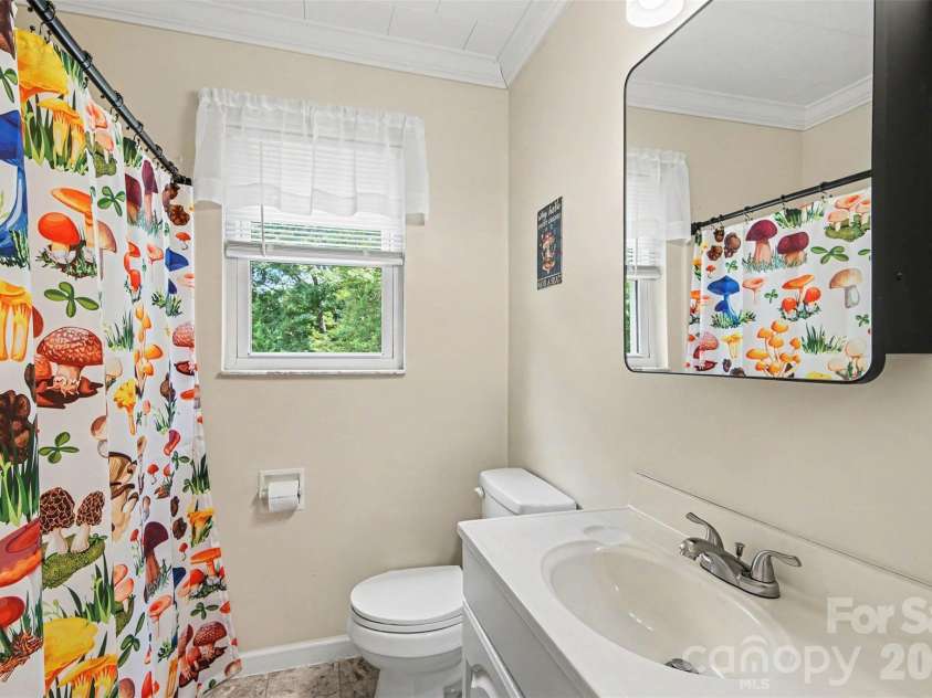 111 Cove Avenue, Mount Holly, NC 28120.  MLS# CAR4389583, YatesRealty ID 37473. 