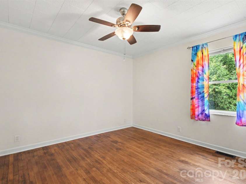 111 Cove Avenue, Mount Holly, NC 28120.  MLS# CAR4389583, YatesRealty ID 37473. 
