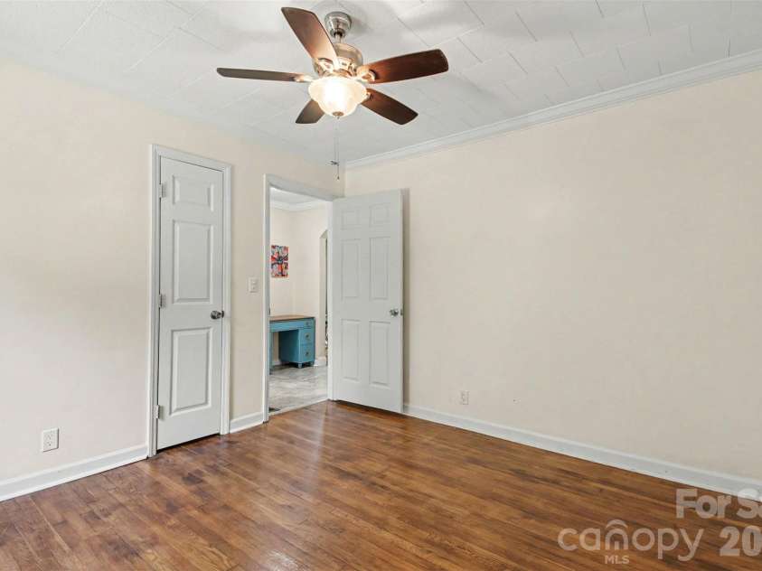 111 Cove Avenue, Mount Holly, NC 28120.  MLS# CAR4389583, YatesRealty ID 37473. 