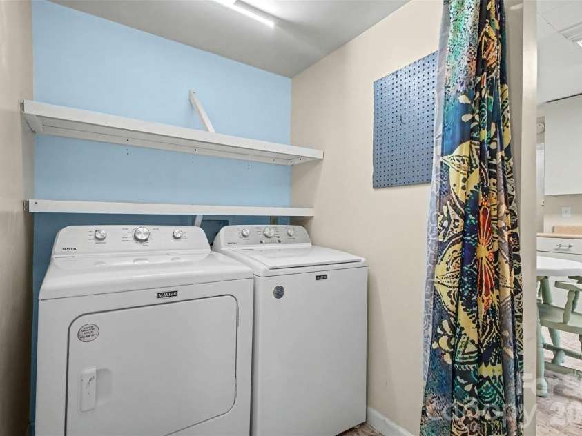 111 Cove Avenue, Mount Holly, NC 28120.  MLS# CAR4389583, YatesRealty ID 37473. 