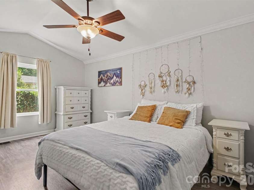 111 Cove Avenue, Mount Holly, NC 28120.  MLS# CAR4389583, YatesRealty ID 37473. 