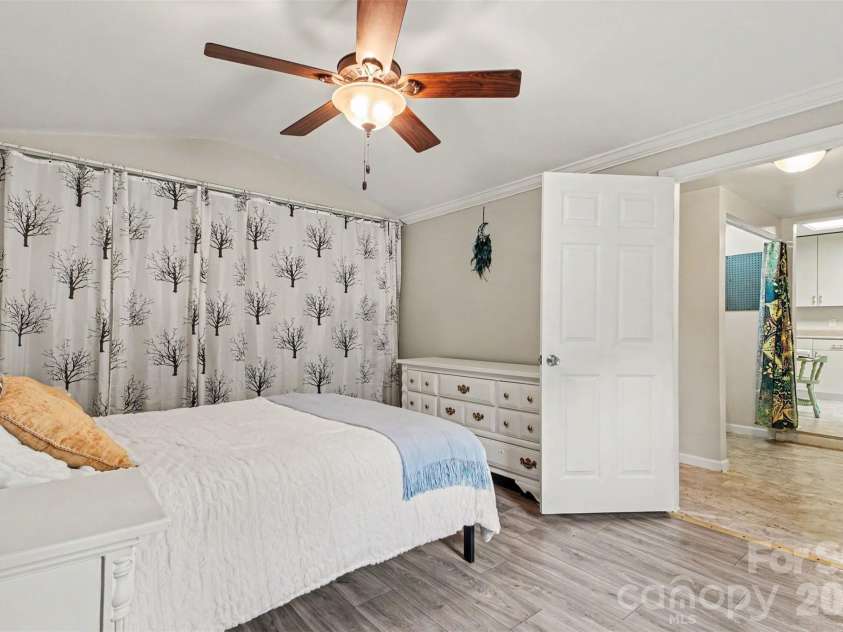 111 Cove Avenue, Mount Holly, NC 28120.  MLS# CAR4389583, YatesRealty ID 37473. 