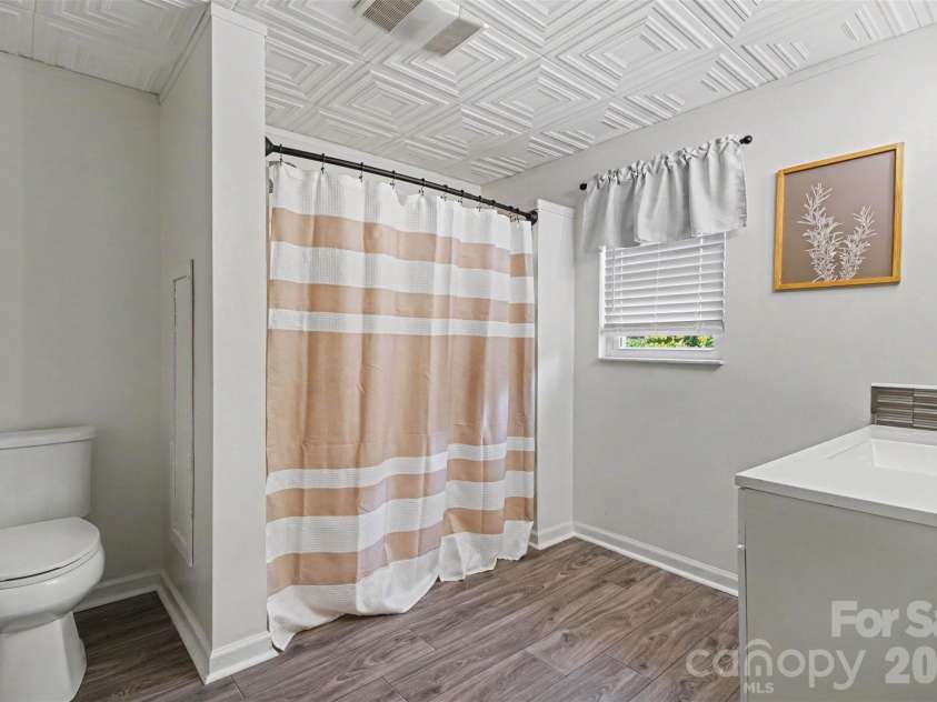 111 Cove Avenue, Mount Holly, NC 28120.  MLS# CAR4389583, YatesRealty ID 37473. 
