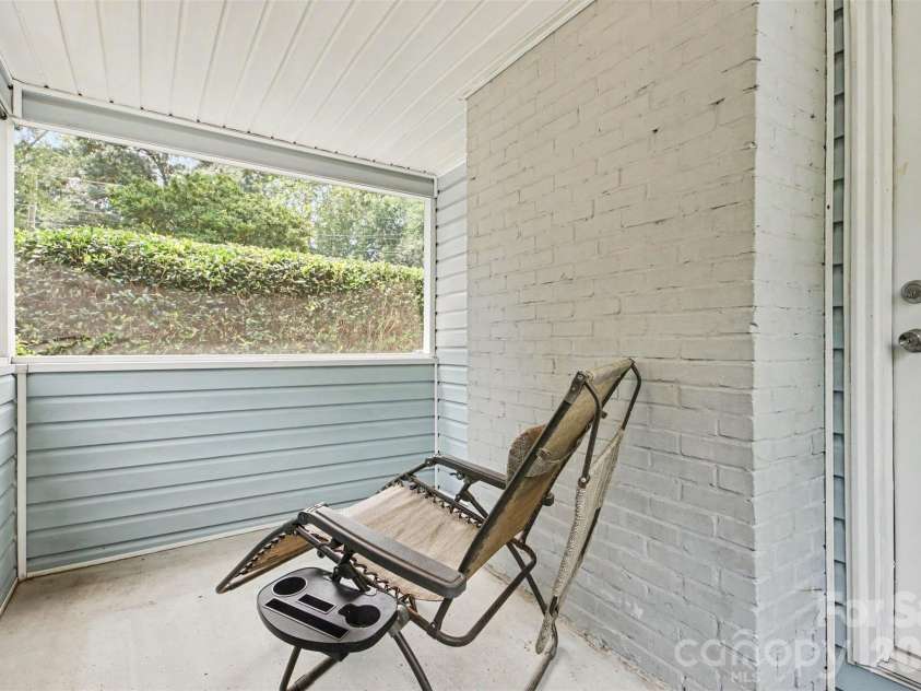 111 Cove Avenue, Mount Holly, NC 28120.  MLS# CAR4389583, YatesRealty ID 37473. 