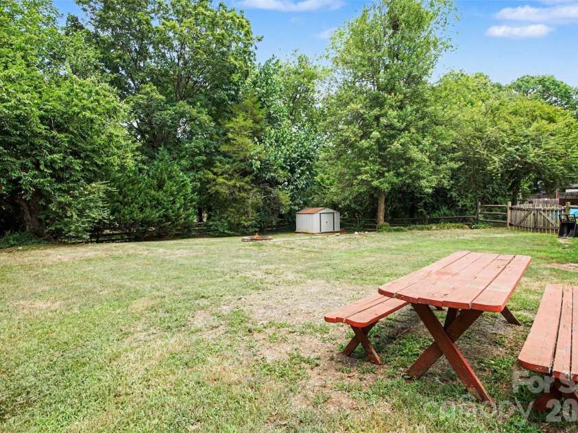 111 Cove Avenue, Mount Holly, NC 28120.  MLS# CAR4389583, YatesRealty ID 37473. 