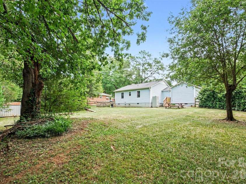 111 Cove Avenue, Mount Holly, NC 28120.  MLS# CAR4389583, YatesRealty ID 37473. 