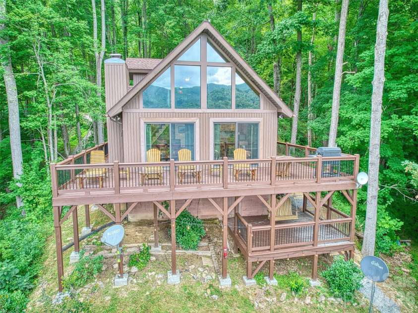 171 Jade Drive, Clyde, NC 28721.  MLS# CAR4404580, YatesRealty ID 37474. 