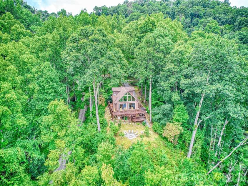 171 Jade Drive, Clyde, NC 28721.  MLS# CAR4404580, YatesRealty ID 37474. 