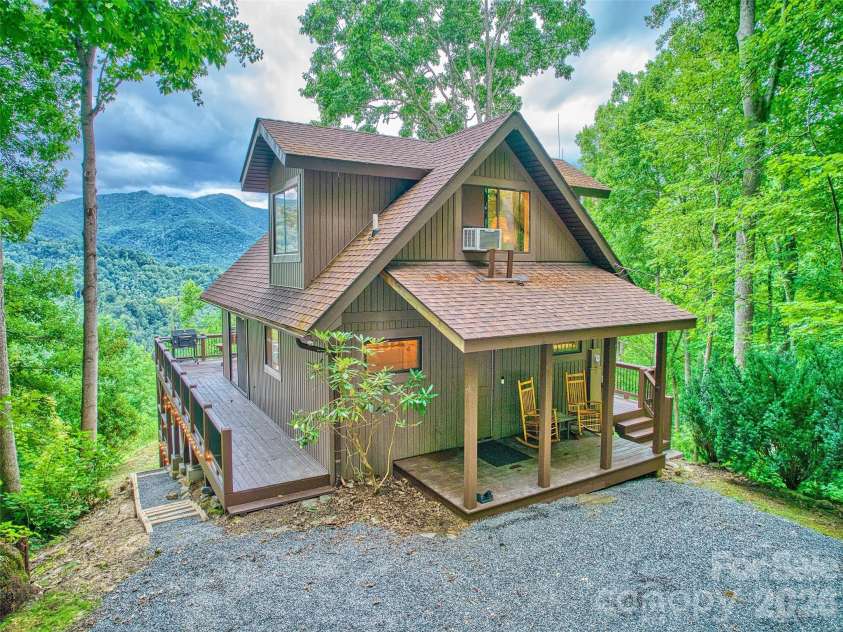 171 Jade Drive, Clyde, NC 28721.  MLS# CAR4404580, YatesRealty ID 37474. 