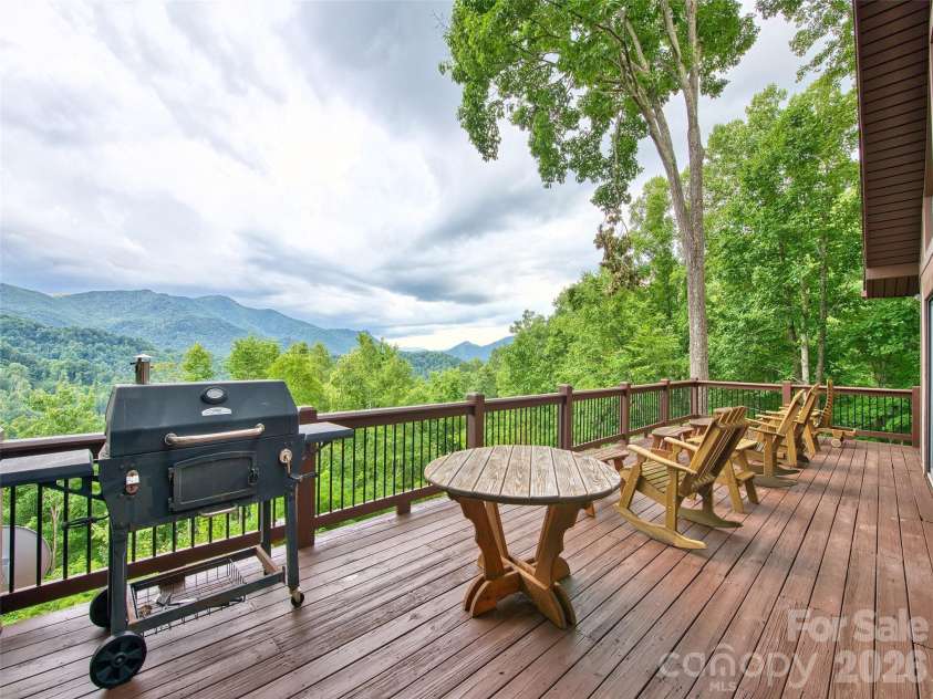 171 Jade Drive, Clyde, NC 28721.  MLS# CAR4404580, YatesRealty ID 37474. 
