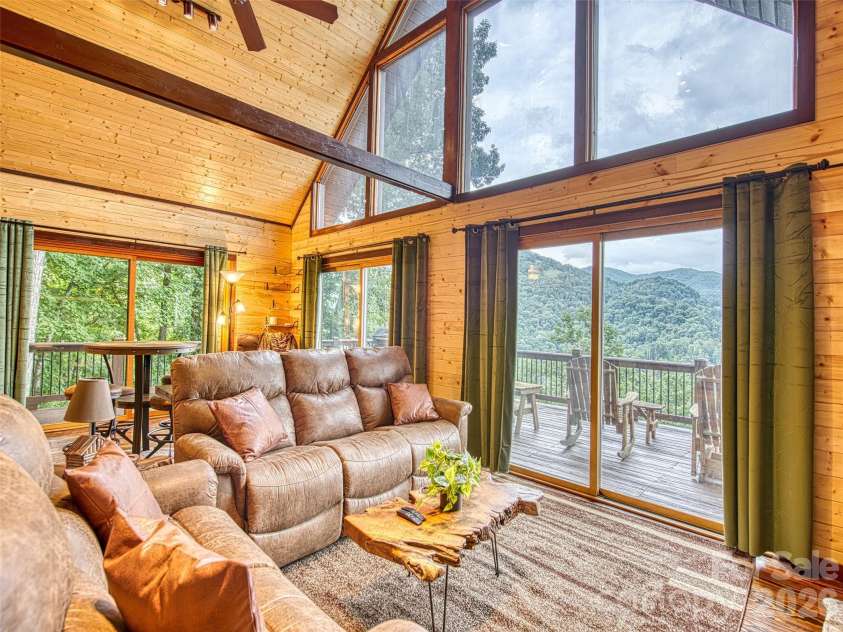 171 Jade Drive, Clyde, NC 28721.  MLS# CAR4404580, YatesRealty ID 37474. 