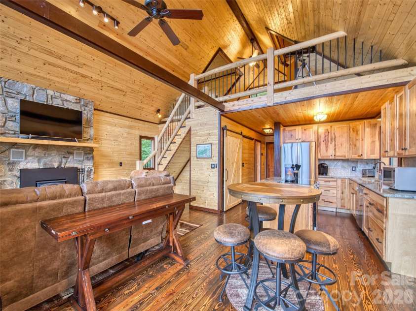 171 Jade Drive, Clyde, NC 28721.  MLS# CAR4404580, YatesRealty ID 37474. 