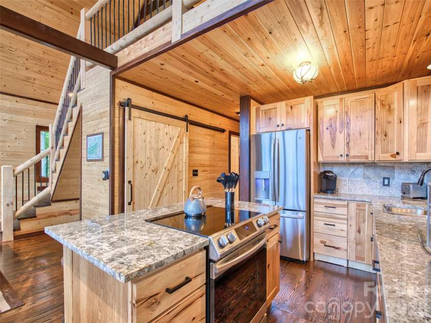 171 Jade Drive, Clyde, NC 28721.  MLS# CAR4404580, YatesRealty ID 37474. 