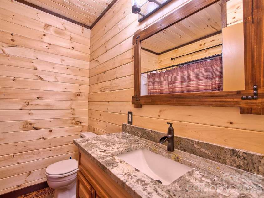 171 Jade Drive, Clyde, NC 28721.  MLS# CAR4404580, YatesRealty ID 37474. 
