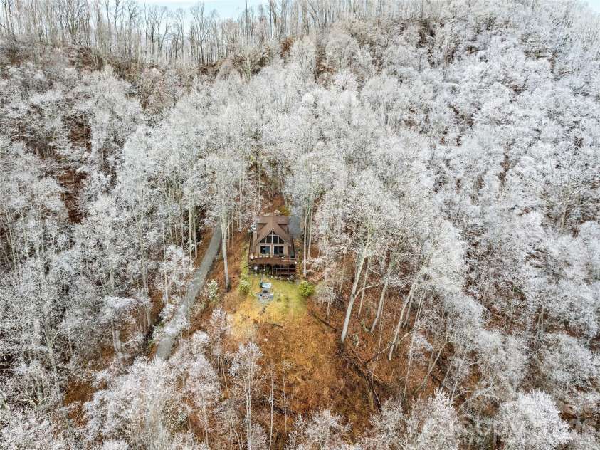 171 Jade Drive, Clyde, NC 28721.  MLS# CAR4404580, YatesRealty ID 37474. 