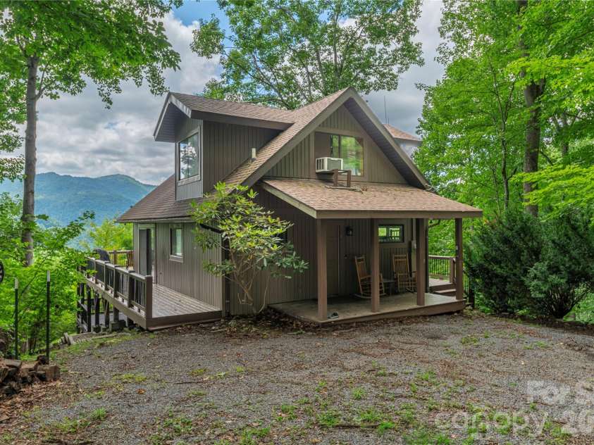 171 Jade Drive, Clyde, NC 28721.  MLS# CAR4404580, YatesRealty ID 37474. 