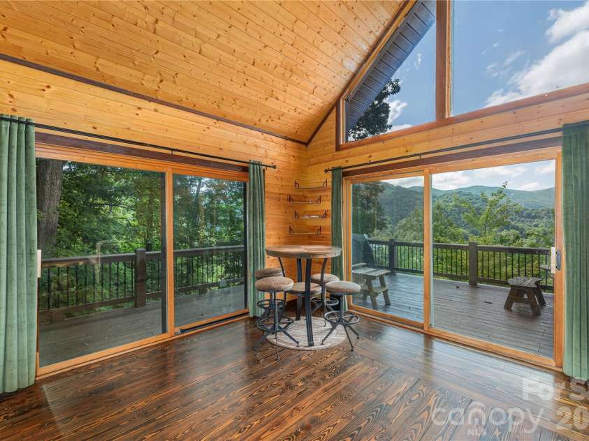 171 Jade Drive, Clyde, NC 28721.  MLS# CAR4404580, YatesRealty ID 37474. 