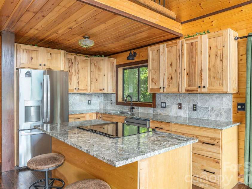 171 Jade Drive, Clyde, NC 28721.  MLS# CAR4404580, YatesRealty ID 37474. 
