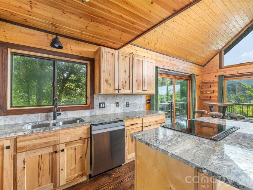 171 Jade Drive, Clyde, NC 28721.  MLS# CAR4404580, YatesRealty ID 37474. 