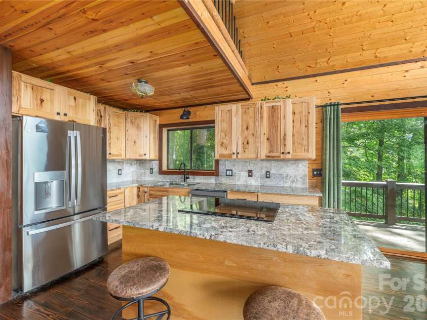 171 Jade Drive, Clyde, NC 28721.  MLS# CAR4404580, YatesRealty ID 37474. 
