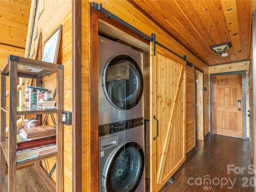 171 Jade Drive, Clyde, NC 28721.  MLS# CAR4404580, YatesRealty ID 37474. 