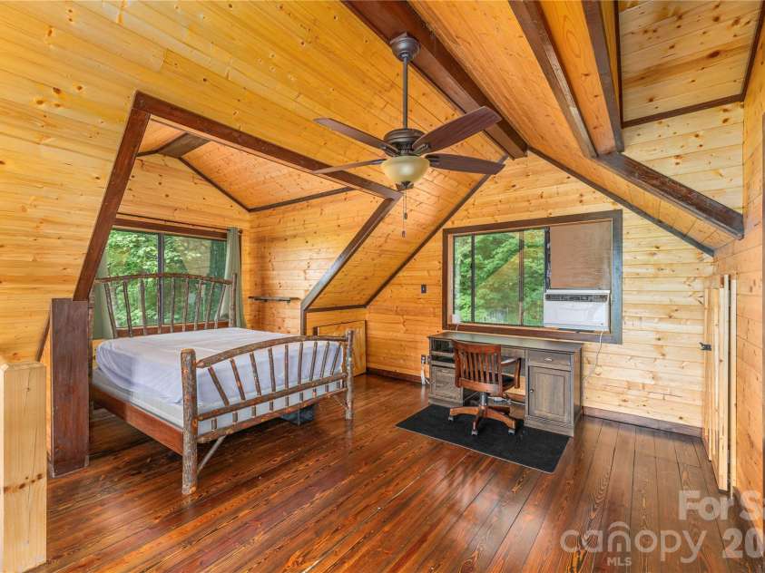 171 Jade Drive, Clyde, NC 28721.  MLS# CAR4404580, YatesRealty ID 37474. 