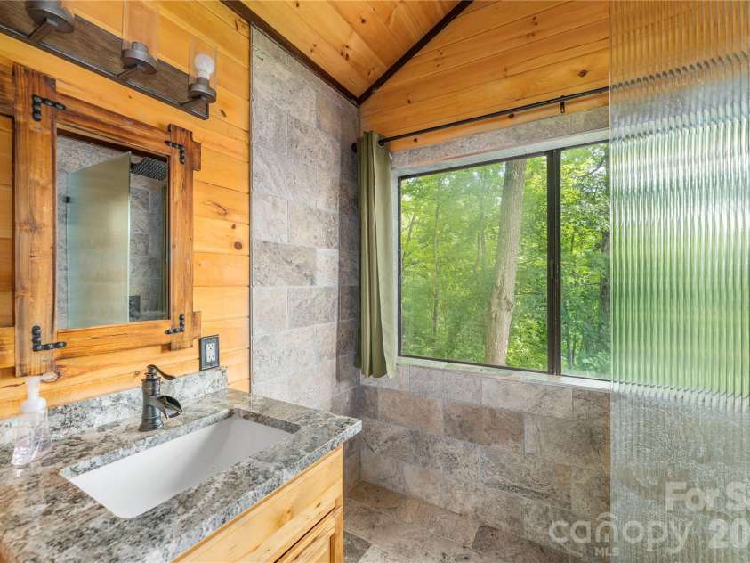 171 Jade Drive, Clyde, NC 28721.  MLS# CAR4404580, YatesRealty ID 37474. 