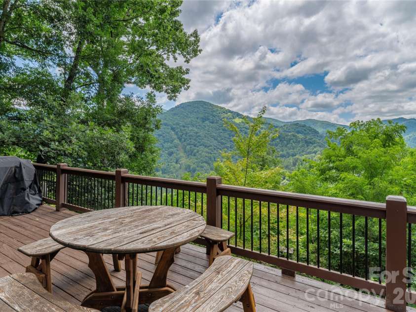 171 Jade Drive, Clyde, NC 28721.  MLS# CAR4404580, YatesRealty ID 37474. 