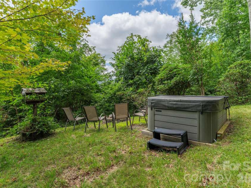 171 Jade Drive, Clyde, NC 28721.  MLS# CAR4404580, YatesRealty ID 37474. 