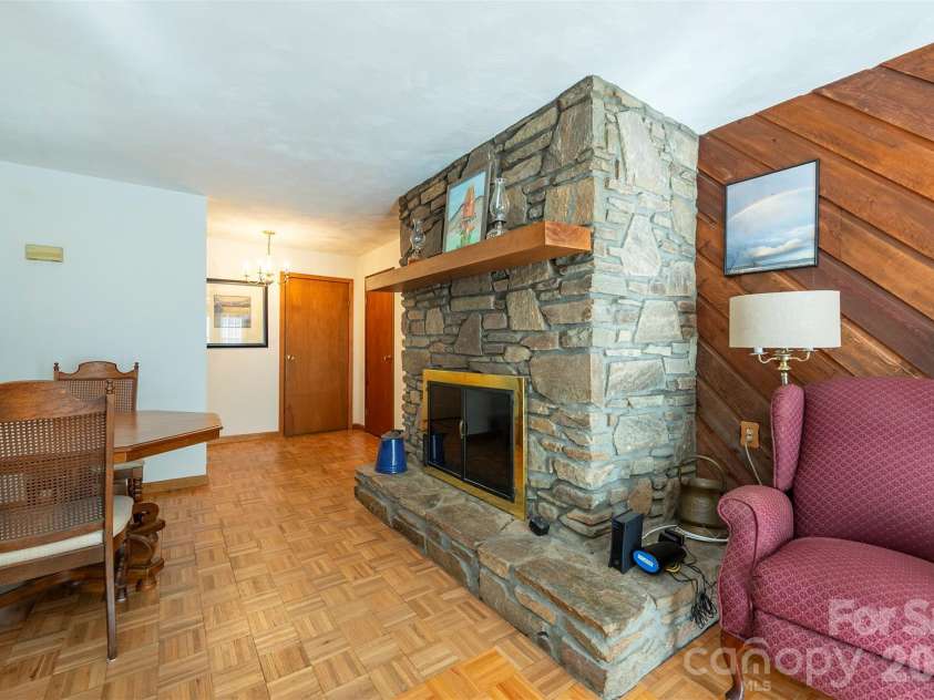 35 Upper Moffitt Road, Asheville, NC 28805.  MLS# CAR4404333, YatesRealty ID 37475. 