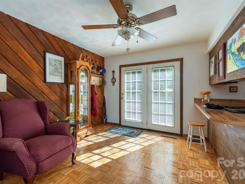35 Upper Moffitt Road, Asheville, NC 28805.  MLS# CAR4404333, YatesRealty ID 37475. 