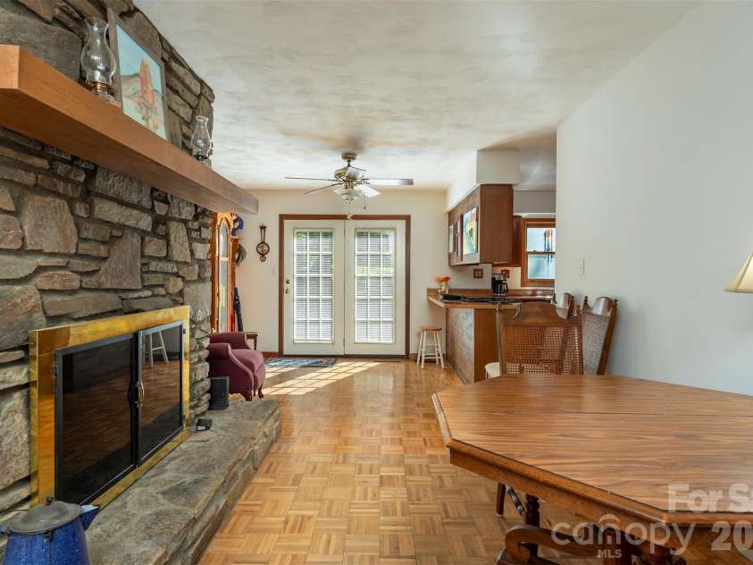 35 Upper Moffitt Road, Asheville, NC 28805.  MLS# CAR4404333, YatesRealty ID 37475. 