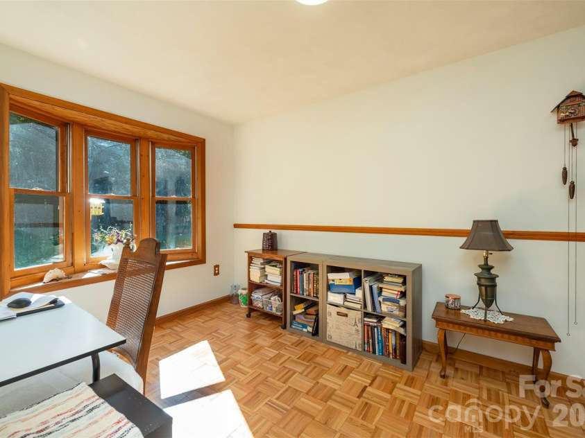 35 Upper Moffitt Road, Asheville, NC 28805.  MLS# CAR4404333, YatesRealty ID 37475. 
